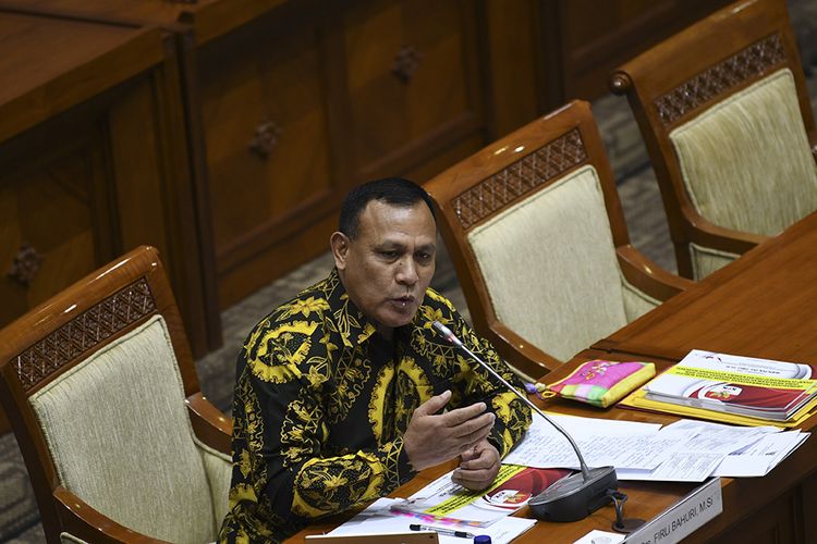 Calon pimpinan Komisi Pemberantasan Korupsi (KPK) Firli Bahuri menjalani uji kepatutan dan kelayakan di ruang rapat Komisi III DPR, Senayan, Jakarta, Kamis (12/9/2019). Dari hasil voting terhadap lima calon terpilih pada Jumat (13/9/2019) dini hari, Firli mendapatkan suara terbanyak, yakni dari seluruh anggota Komisi III yang berjumlah 56 orang.