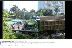 Truk Tabrak Tiang Rambu di Tol Jakarta-Tangerang, Polisi Berlakukan Pengalihan Jalan