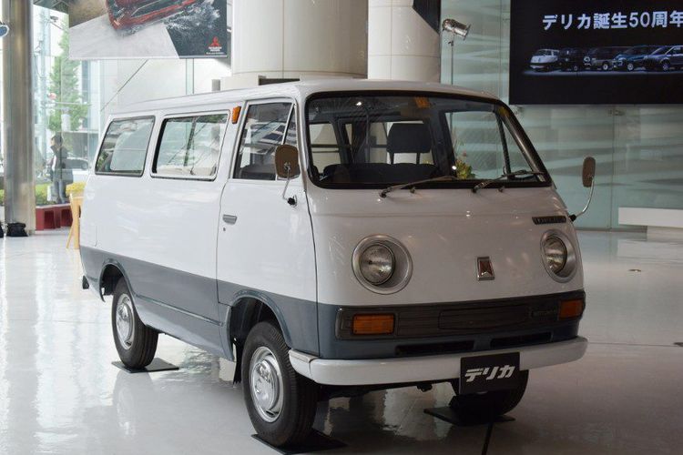 Mitsubishi Colt T120 di jalan