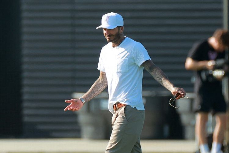 David Beckham turut hadir kala Lionel Messi menjalani sesi latihan perdana bersama Inter Miami pada 18 Juli 2023.   Hector Vivas/Getty Images/AFP (Photo by Hector Vivas / GETTY IMAGES NORTH AMERICA / Getty Images via AFP)
