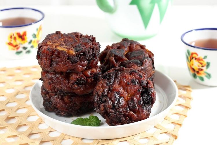 Pisang goreng madu. Meski tampak gosong, namun hidangan ini merupakan proses dari karamelisasi atau caramelized.