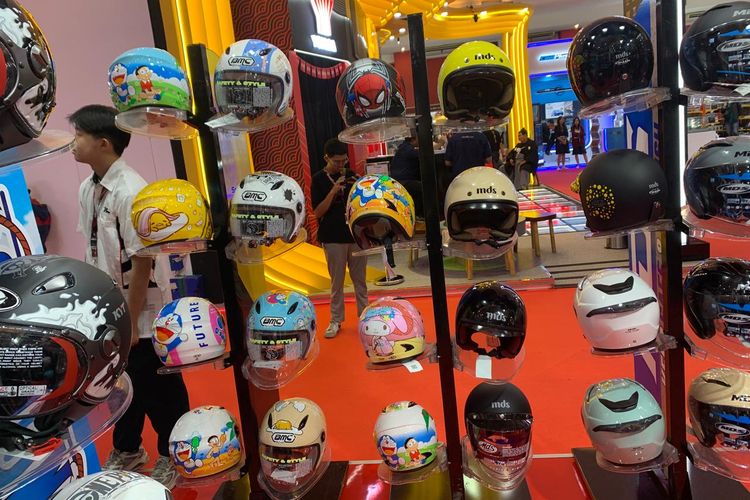 Pilihan helm murah di IIMS 2025