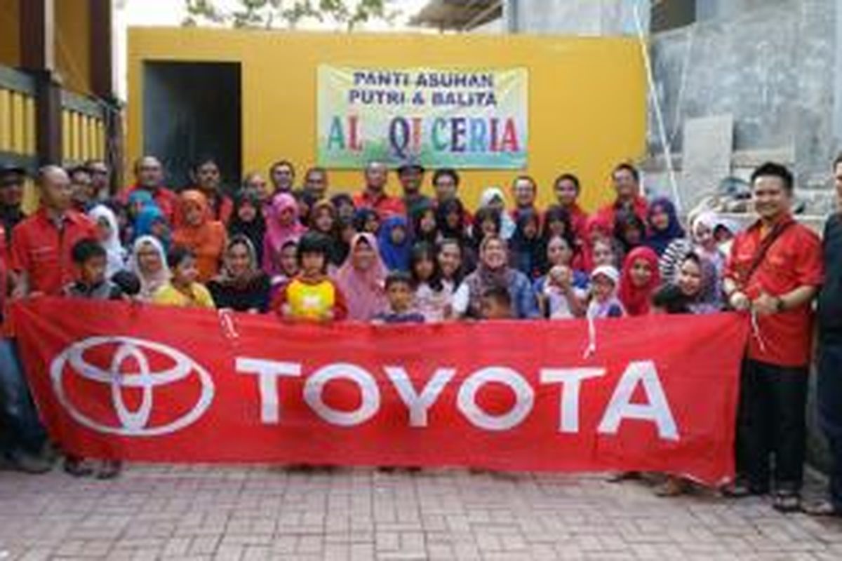Innova Community menggelar aksi bakti sosial “Ramadhan Share With Us” di Panti Asuhan Putri dan Balita Al – Qi Ceria di Bogor, Sabtu (27/6/2015).