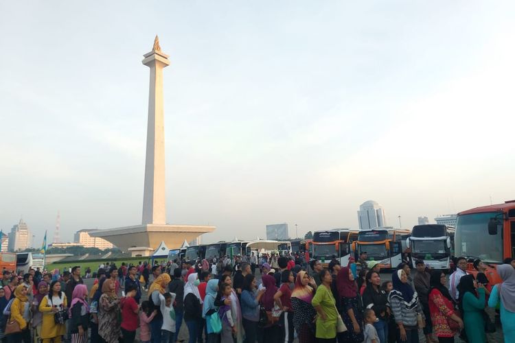 Monas Tegal Lewat Tol Trans Jawa 10 Jam