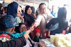 Ridwan Kamil Blusukan di Kampung Luar Batang, Bagikan Pin dan Kaus "RIDO" ke Warga