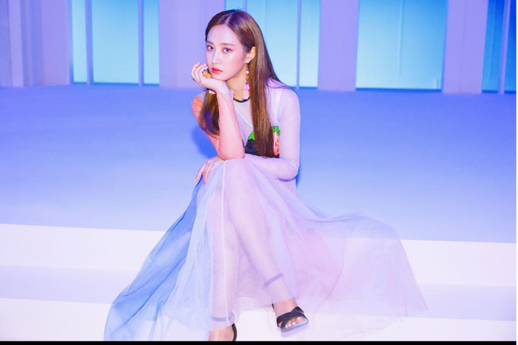 Yuri baru saja merilis album solo pertamanya berjudul The First Scene: The 1st Mini Album dan berhasil menembus tangga lagu Billboard.