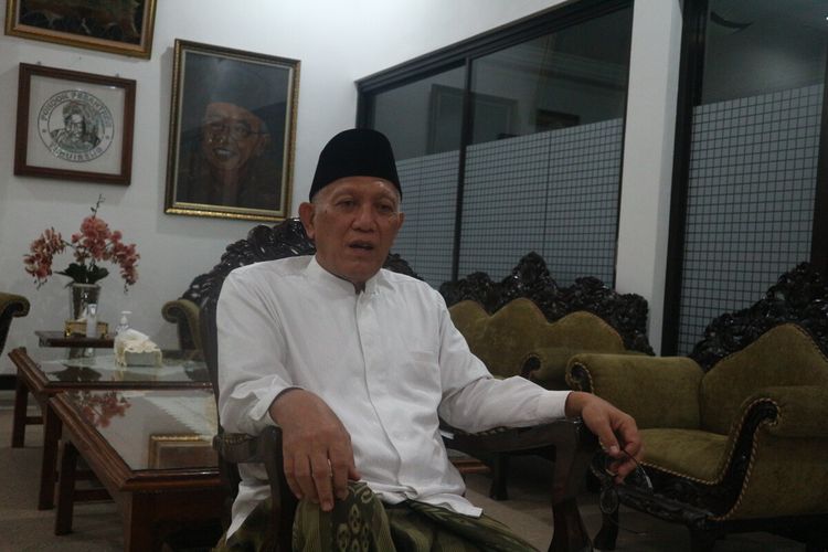 KH. Abdul Hakim Mahfudz, Pengasuh Pesantren Tebuireng, Jombang, Jawa Timur, saat ditemui Kompas.com, di dalem kasepuhan pesantren, Rabu (22/4/2021).