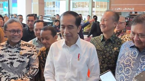 Senyum Jokowi dan Para Menteri Saat Ditanya Keunggulan Prabowo-Gibran