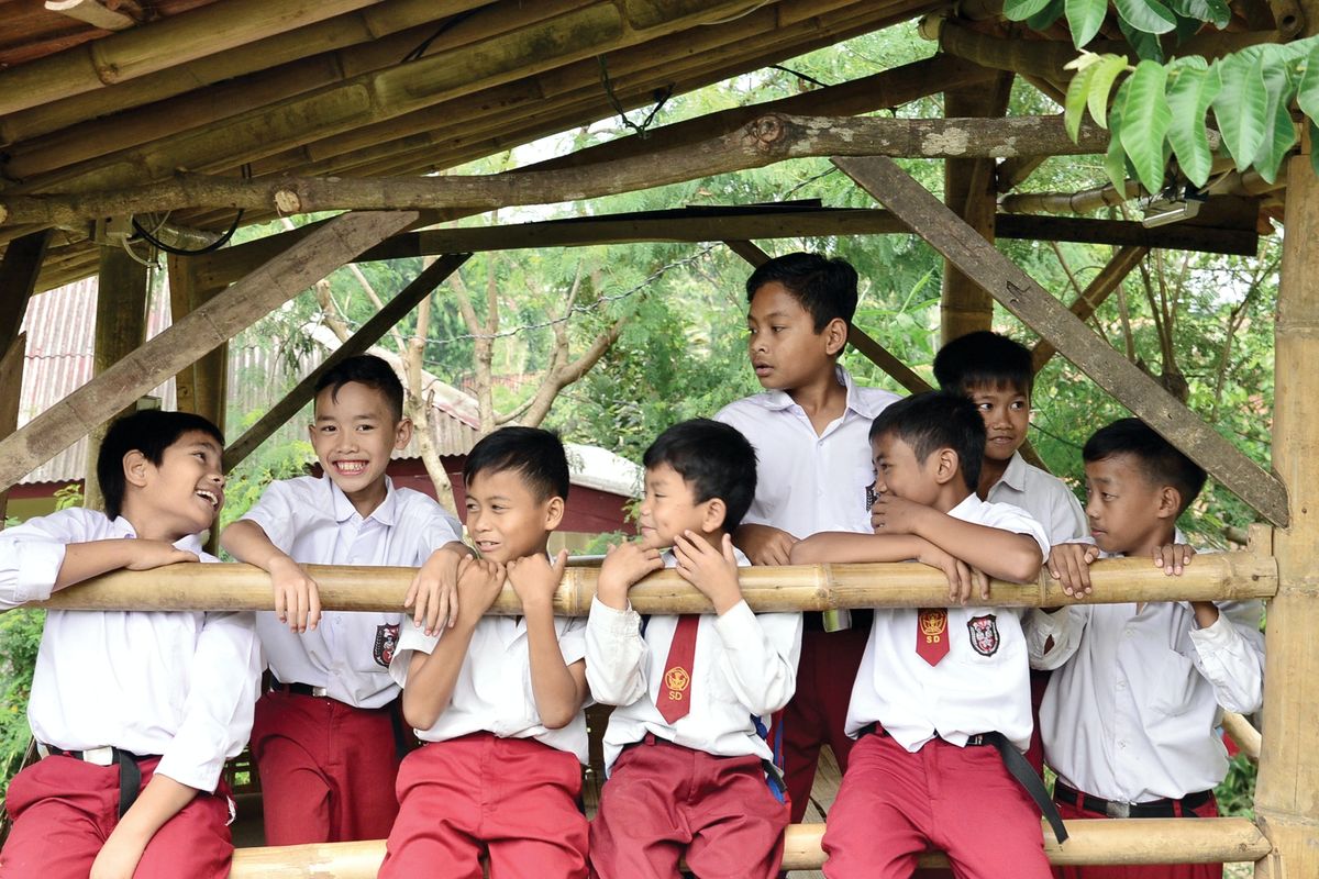 Pemerintah melalui APBN 2024 mengeluarkan ebijakan peningkatan kesejahteraan anak berikutnya adalah meningkatkan mutu dan aksesibilitas pendidikan di Indonesia yang tercermin dalam berbagai inisiatif yang holistik. 
