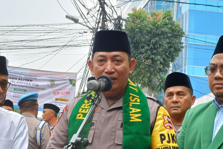 Kepala Kepolisian Negara Republik Indonesia (Kapolri) Jenderal Listyo Sigit Prabowo di Kawasan Pancoran, Jakarta, Selasa (2/4/2024).