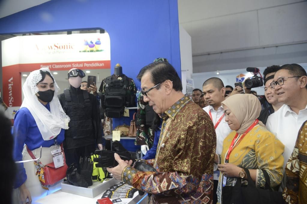 Kunjungi Pameran Temu Bisnis Tahap VI dan ICEF, Yasonna: Semoga Indonesia Maju dan Mandiri