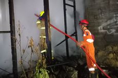 Korsleting Saat "Ngecas" HP, Rumah Warga Semarang Ludes Terbakar