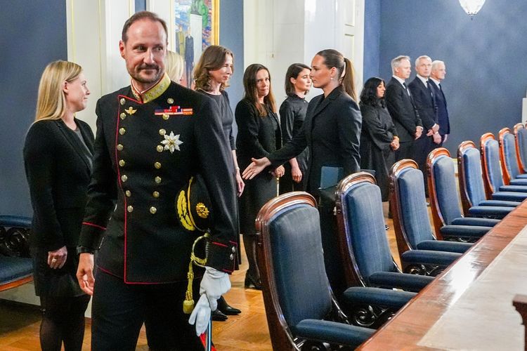 Dulu Cita-cita Buka Toko Mainan, Haakon Resmi Jadi Raja Norwegia