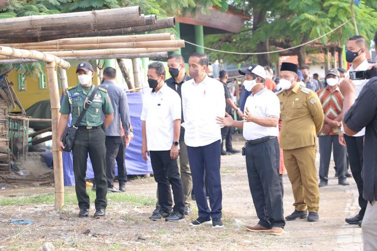 Jokowi: BLT Minyak Goreng Jangan Dipakai untuk Beli Pulsa