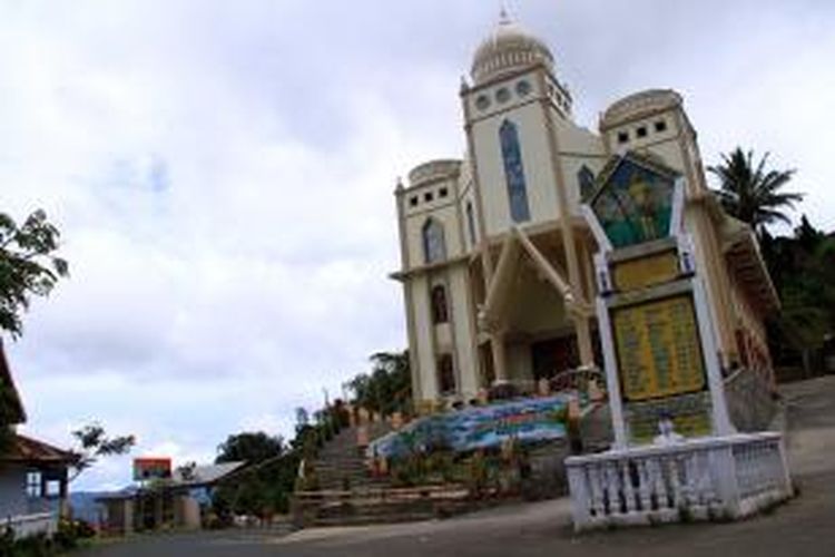 Gereja Bukit Moria di Temboan, Rurukan, Tomohon. Warga Rurukan menganggap bangunan gereja itu dulunya merupakan tempat tinggal LN. Palar, pahlawan nasional dari Sulawesi Utara.