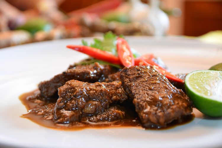 Famed Indonesian chef William Wongso has reopened his Sendok Garpu restaurant in Switzerland.