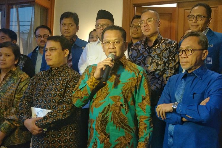 Ketua MPR Bambang Soesatyo di kantor sekretariat DPP PAN, Jalan Daksa I, Jakarta Selatan, Selasa (12/11/2019).