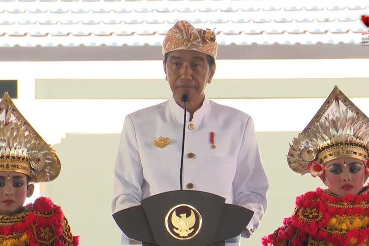 Presiden RI Joko Widodo meresmikan kawasan suci Pura Agung Besakih di Kabupaten Karangasem, Provinsi Bali, Senin (13/3/2023).