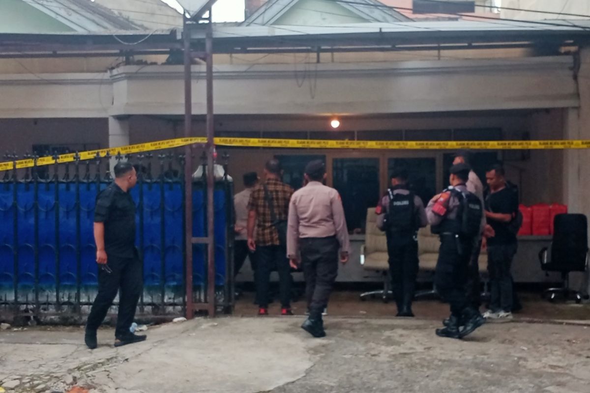 Salah satu rumah yang terletak di Jalan Bukit Barisan, Kecamatan Klojen, Kota Malang, Jawa Timur diduga menjadi tempat pabrik narkoba.