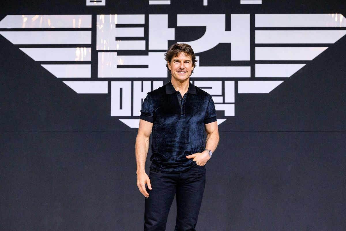 Aktor Tom Cruise saat menghadiri konferensi pers untuk film 'Top Gun: Maverick' di Seoul pada 20 Juni 2022. 