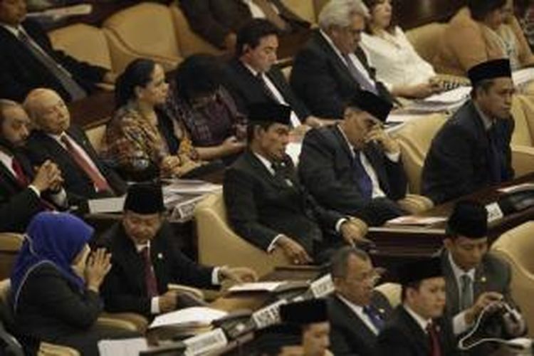 Anggota DPR yang hadir dalam sidang bersama DPR dan DPD RI, di Gedung MPR/DPR/DPD, Senayan, Jakarta, beberapa waktu lalu. DPR-RI kembali mendapatkan sorotan setelah berencana mengesahkan RUU Pilkada yang salah satu isinya adalah kepala daerah kembali dipilih oleh DPRD. 