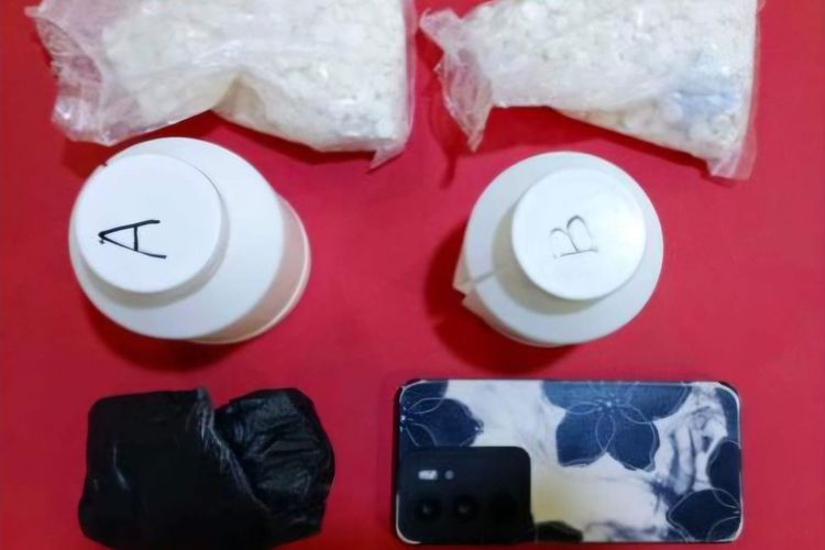 Petugas Perlintasan Kereta Api di Pasuruan Kedapatan Jual 2.000 Butir Obat Keras di Pos Penjagaan