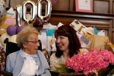 Kejutan Manis Ulang Tahun ke-100 untuk Wanita Tua tanpa Keluarga