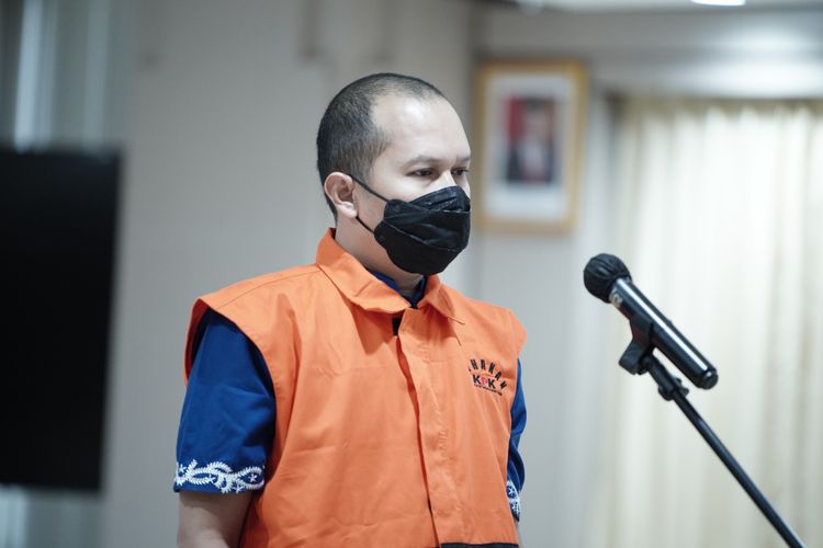 Mantan Kepala Rumah Tahanan (Karutan) Cabang Komisi Pemberantasan Korupsi (KPK) Achmad Fauzi menyampaikan permintaan maaf telah terlibat dan membiarkan praktek pungutan liar (Pungli), Rabu (17/4/2024).