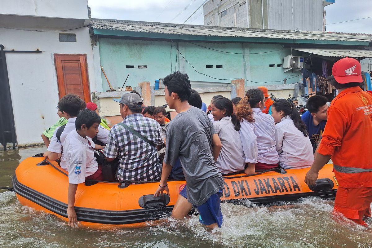 Pemkot Jakarta Utara Minta Dinas SDA Siaga 24 Jam Tangani Banjir Rob