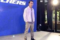 Joe Taslim Senang Jalan Kaki, "Sneakers" Jadi Sepatu Favoritnya