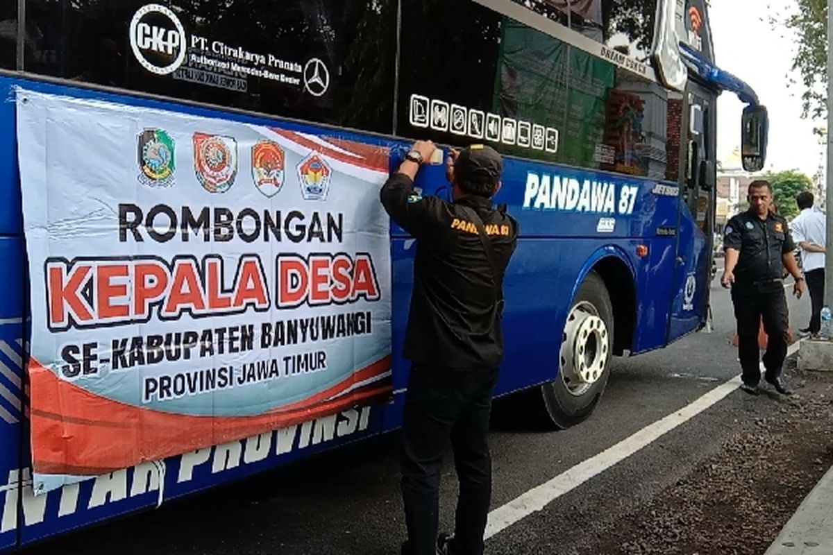 Rombongan kepada desa se Banyuwangi berangkat dengan 5 unit bus 
