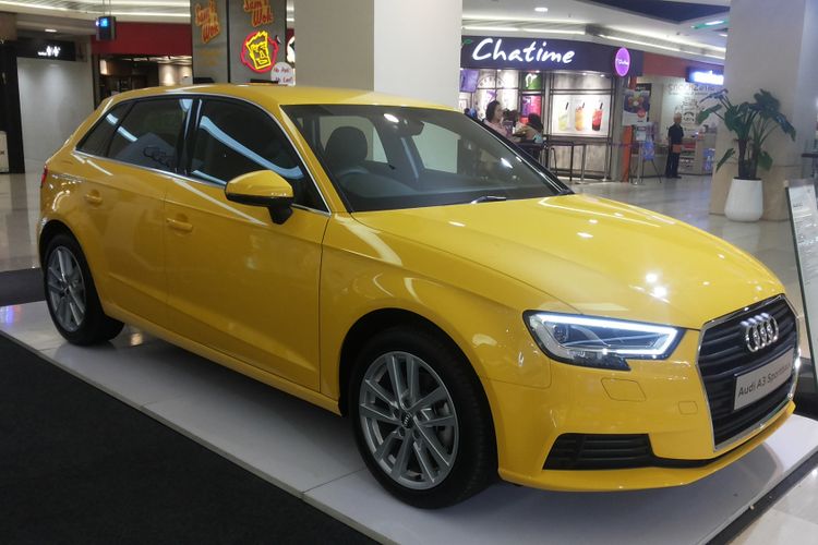 Audi A3 Sportback yang dipamerkan di mal Kota Kasablanka, Jakarta, Rabu (2/5/2018).