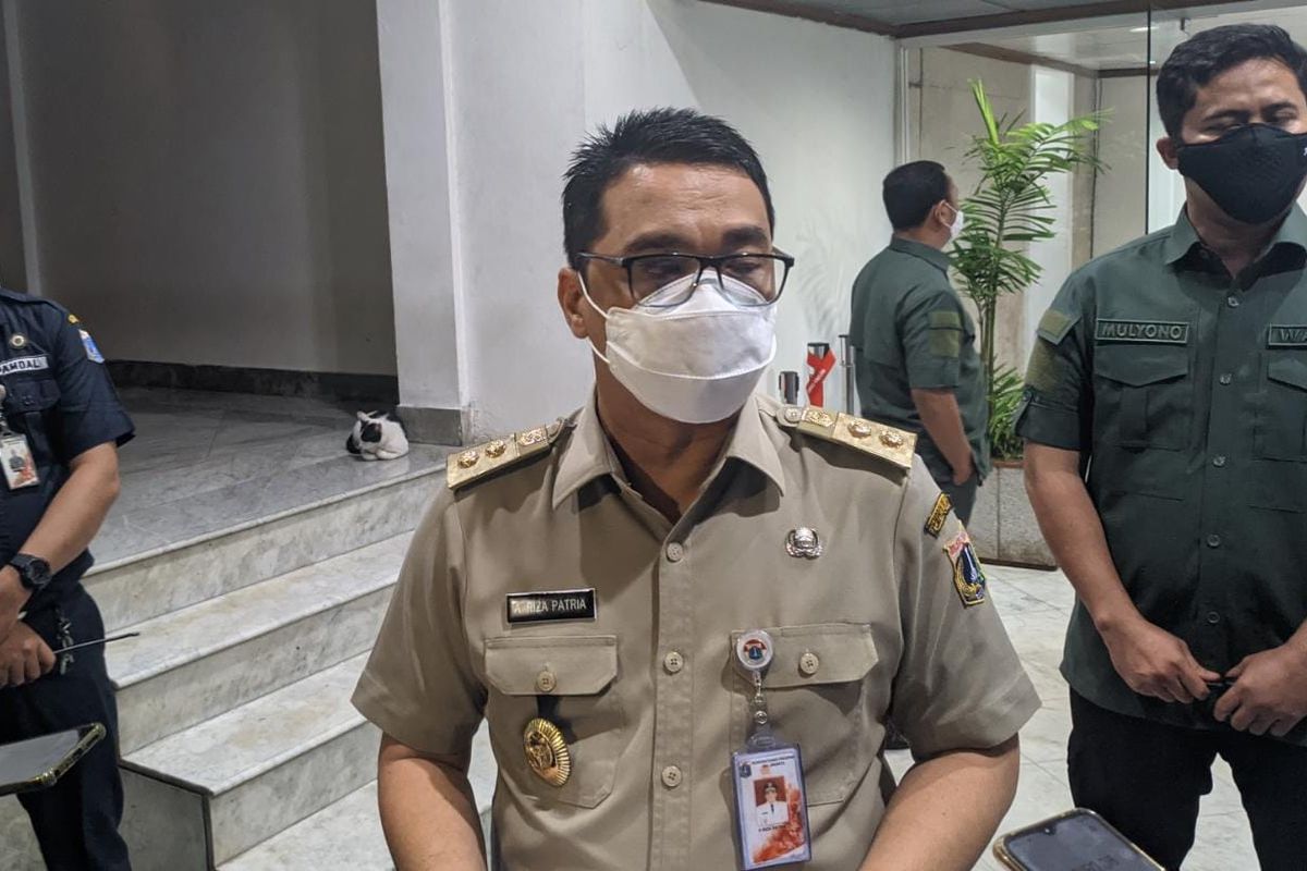 Wakil Gubernur DKI Jakarta Ahmad Riza Patria saat ditemui di Balaikota DKI Jakarta, Senin (8/3/2021)