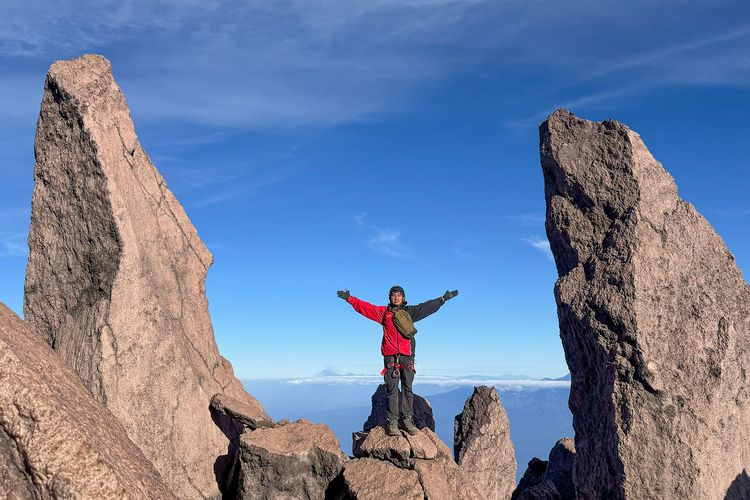 Cara Mendaki Gunung Raung via Kalibaru, Jalur Ekstrem yang Wajib Pakai Pemandu