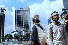 Kaki-kaki Telanjang Penjaja Madu Baduy di Jakarta