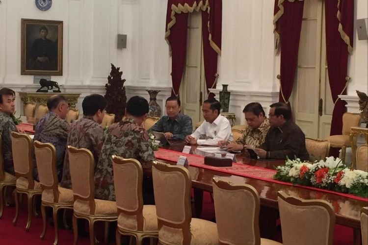 Pimpinan Hyundai Motors Group menemui Presiden Joko Widodo di Istana Merdeka, Jakarta, Kamis (25/7/2019). 