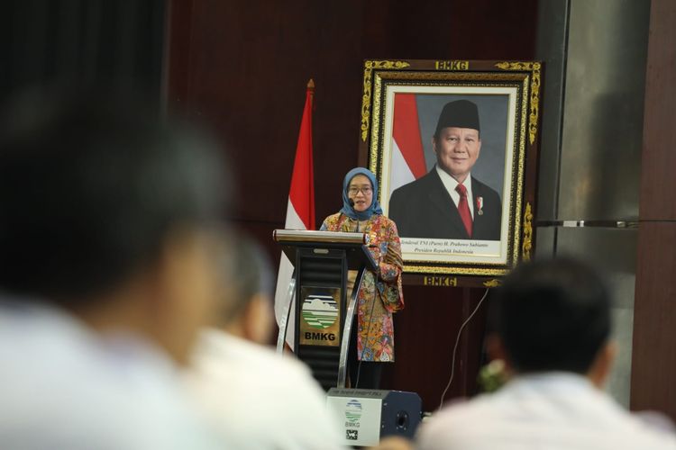 Menteri Pendayagunaan Aparatur Sipil Negara dan Reformasi Birokrasi (Menpan-RB) Rini Widyantini dalam Rapat Evaluasi Nasional (Ravalnas) BMKG 2025, Rabu (22/1/2025).