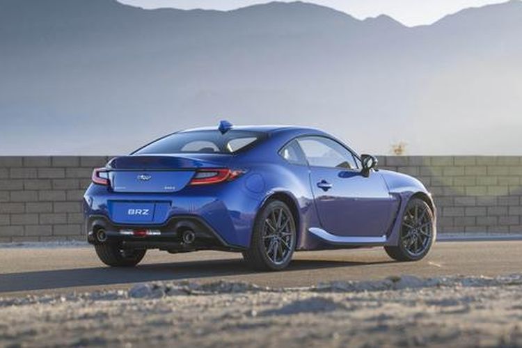 Tampilan belakang Subaru BRZ terbaru.