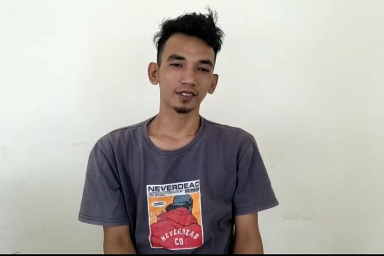 Yosi Ariya, seorang pengendara yang menuding petugas keamanan di kawasan Pantai Indah Kapuk (PIK) 2, Jakarta Utara melakukan praktik pungli membuat video klarifikasi dan meminta maaf.