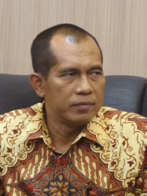 Kerua Komisi I DPR Abdul Kharis Almasyhari di Kompleks Parlemen, Senayan, Jakarta, Senin (27/11/2017).