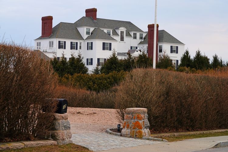Rumah tepi pantai di Watch Hill, Rhode Island milik penyanyi Taylor Swift