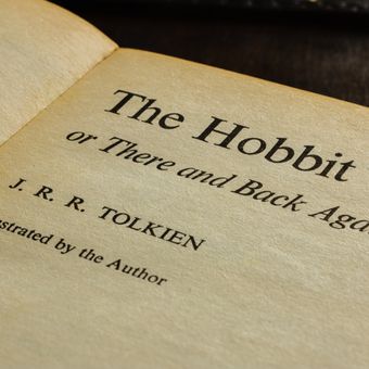 The Hobbit, karya JRR Tolkien
