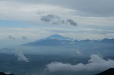 Wisata Pendakian di Garut Buka Kembali, Bisa untuk Tahun Baruan