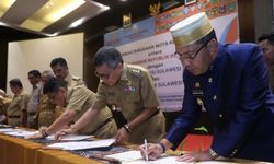 Ketua Ombudsman Puji Wali Kota Makassar Danny Pomanto 