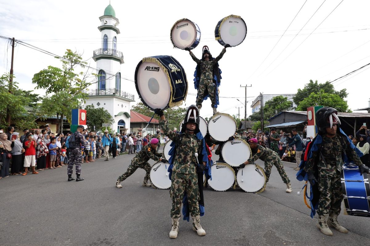 Kirab kota yang sekaligus memperkenalkan perpindahan Koarmada I ke Tanjungpinang.