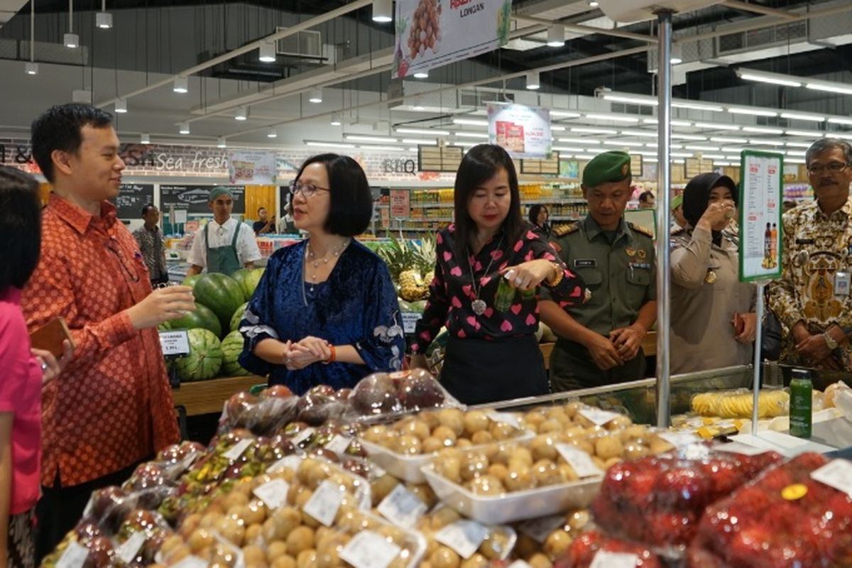 CEO PT Supra Boga Lestari dan grup Ciputra bekerjasama untuk membuka jaringan toko swalayan Farmers Market di beberapa kawasan perumahan yang dibangun Ciputra. Awal Februari ini Farmers Market membuka gerai ke-23 di CitraLake Sawangan, Depok.