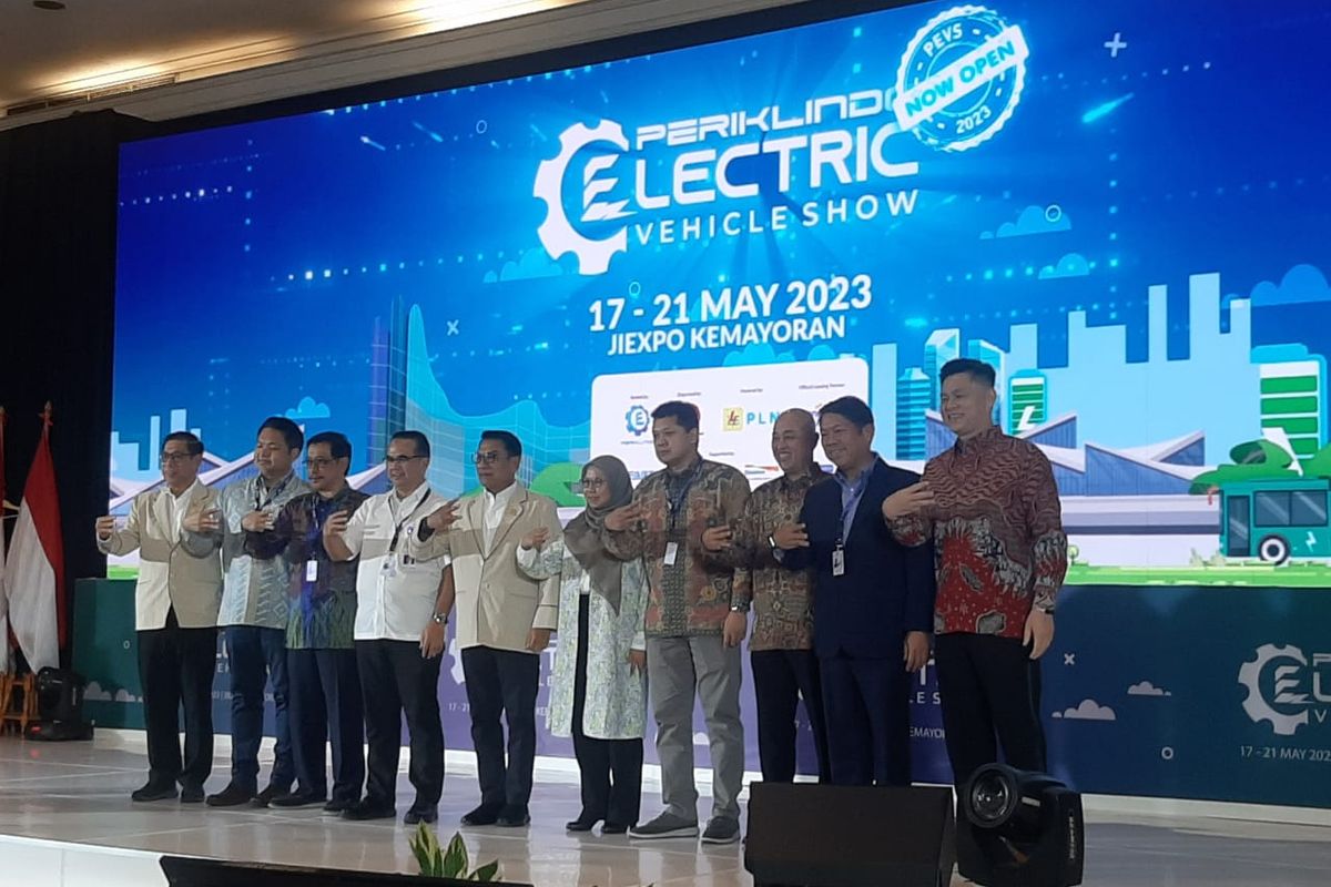 Pembukaan pameran kendaraan listrik PEVS 2023