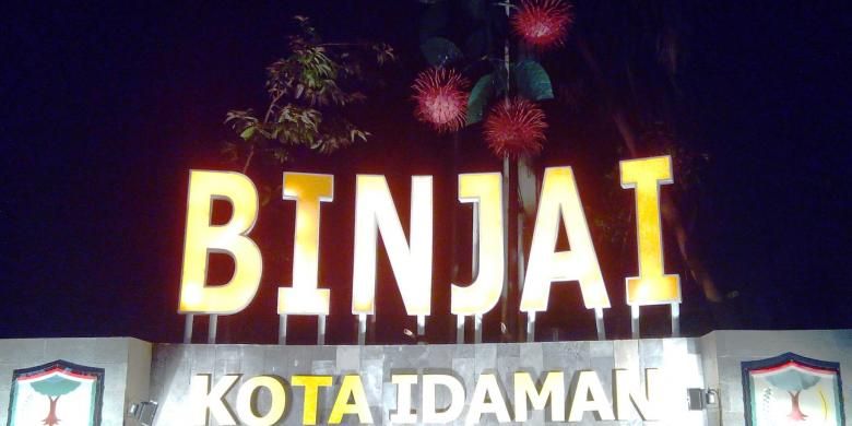 Tugu rambutan pertanda Anda memasuki Kota Binjai, di Sumatera Utara.