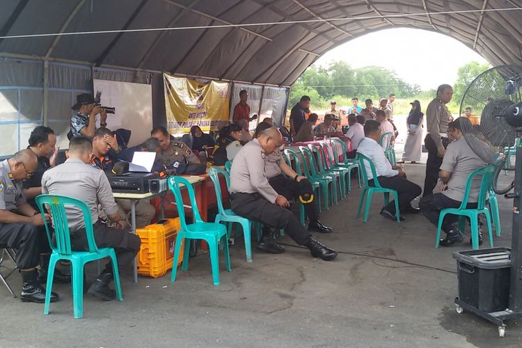 Salah satu tenda posko penyambutan jenazah korban Lion Air JT 610 di Bandara Depati Amir, Pangkal Pinang.