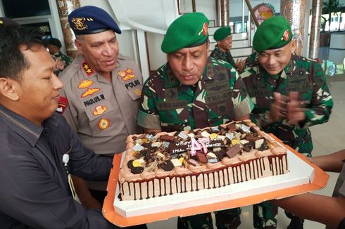 HUT ke-74 TNI, Kapolda Papua Beri Kejutan Pangdam XVII Cenderawasih